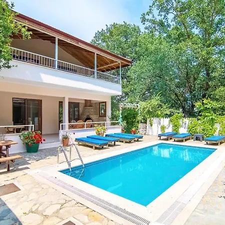 Kayakoeyde 8 Kisilik Havuzlu Muhafazakar ホテル Belen (Fethiye)
