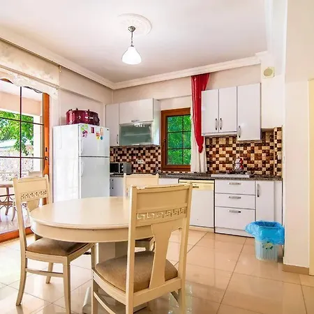 Kayakoeyde 8 Kisilik Havuzlu Muhafazakar ホテル Belen (Fethiye)